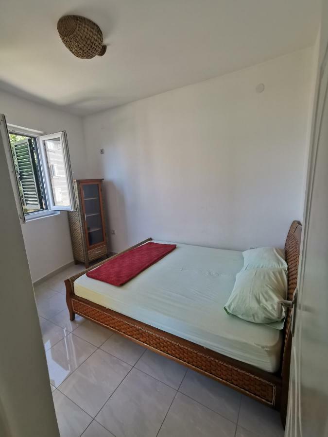 Apartments Rales Свети-Стефан Экстерьер фото